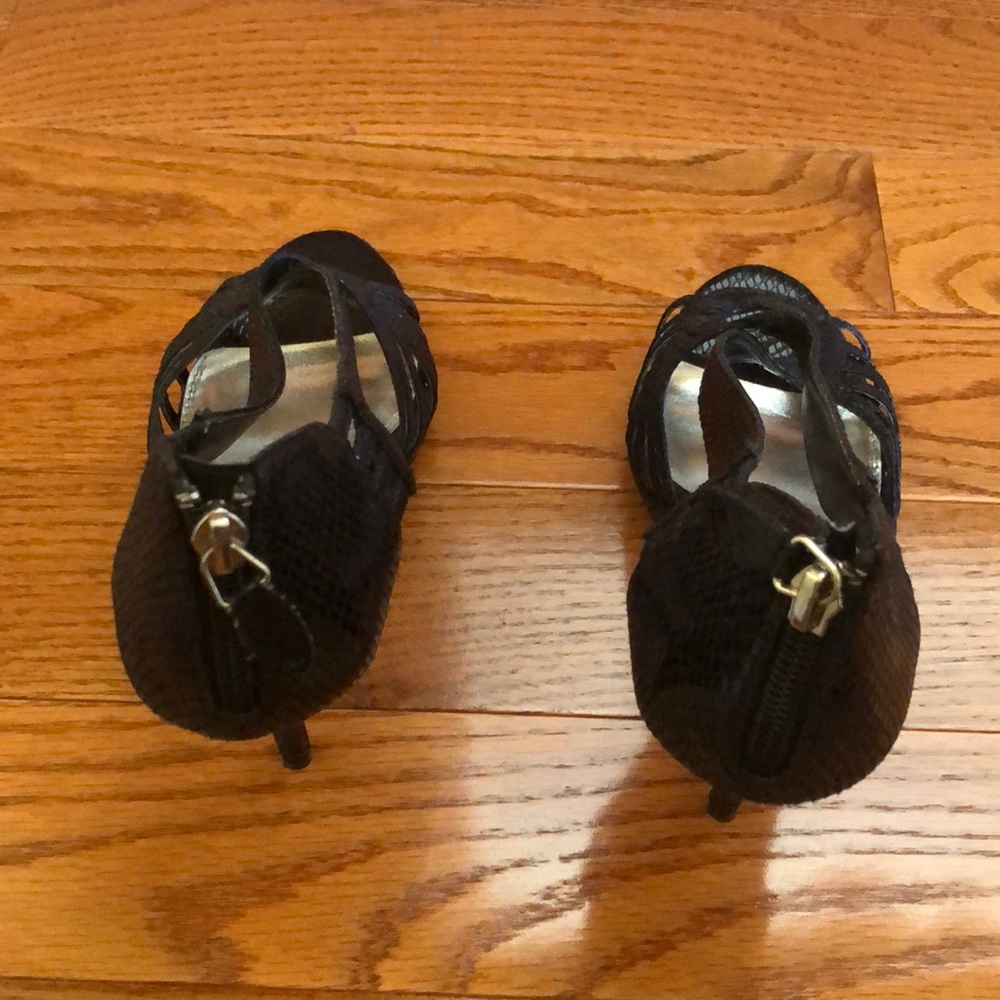 Women black heels